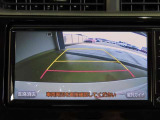 バックガイドモニターで、後方を確認しながら安心して駐車することができます。運転初心者も熟練者も必須の機能ですよ!