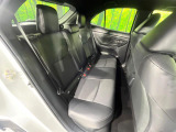 後部座席も気になるようなキズ・汚れやへたり等、大きなダメージはなく、良好な状態です。
