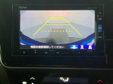 バックでの車庫入れも安心です! リアカメラが付いているバックモニター付のナビを装備しております。操作線もついており距離感も画面から確認できます。