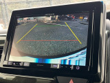 バックモニター装備。画面にて後方の確認が行えるので、バック駐車や車庫入れの際には重宝します。車の運転に慣れない方でも安心のガイドライン表示機能付。