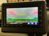 バックモニター付きで車庫入れも安心【カメラアングルは3パターンから選べます】知らない道でも安心して楽しくお出かけができます