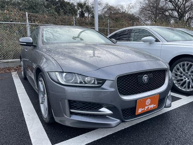 XE20d Rスポーツ禁煙車 ワンオーナー 白黒革シート