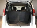 コンパクトボディーなのに、荷室はこんなに広々!たくさん荷物が積めますよ。