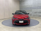 お車購入のポイントとなるフロントマスクです!シャープな目つきが印象的なデザインのヘッドランプです。