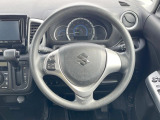 ステアリングも使用感が少なく、きれいな状態となっております♪