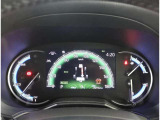 とっても見やすいメーターです。夜間時はラグジュアリーな気分にさせてくれる照明が魅力ですので、夜のドライブも楽しみになりますよ♪