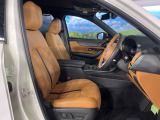 運転席シート廻りは使用感も少なく、良好な状態となっています。前オーナー様が丁寧に使っていたことがよくわかりますね。