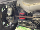 お車を安心してお乗りいただく為には、足回りの定期点検が欠かせません。サービスサポート(有償保証)では無料点検もご提供しており、安心のカーライフをお過ごしいただけるサポート体制が整っています。