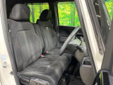 運転席シート廻りは使用感も少なく、良好な状態となっています。丁寧に使われていたことがよくわかりますね。