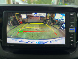 バックカメラも付いています!カラーモニターで確認でき、車庫入れ駐車をサポートしてくれます。