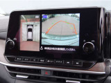 全周囲モニター付いています。駐車時の不安を和らげます。