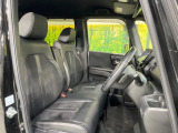 運転席シート廻りは使用感も少なく、良好な状態となっています。前オーナー様が丁寧に使っていたことがよくわかりますね。