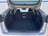 普段のお買い物や通勤、送迎等に十分な荷室スペースを確保しております。セカンドシートを倒すと、大きな荷物の積載も可能です♪
