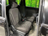 後部座席も気になるようなキズ・汚れやへたり等、大きなダメージはなく、良好な状態です。