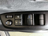 パワーウインドウも付いていますので、窓の開け閉めもスイッチ一つで簡単に行うことが出来ます。