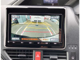 【バックカメラ】駐車時に後方確認もできますので、大きなお車が不安なお客様でも安心してお乗り頂けます。