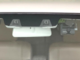 【スズキ セーフティサポート】走行中に前方の車両等を認識し、衝突しそうな時は警報とブレーキで衝突回避と被害軽減をアシスト。より安全にドライブをお楽しみいただけます。