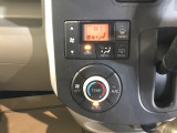 オートエアコンでオールシーズン快適に過ごせます。