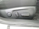 運転席パワーシート搭載。微妙な調整が手軽にでき、ピッタリのポジションで運転することが可能です。