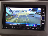 バックモニター付きで、車庫入れやバック時の後方確認をサポート。