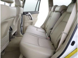 ゆとりある広々とした車内空間は、ドライブを始め買い物やレジャーなど、幅広く活躍します。一人でもみんなとでもお出かけを楽しみましょう!