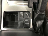 アクセサリーソケット付きで、12Vのカー用品等の電源供給が可能です。