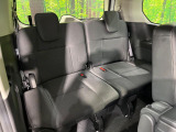3列目シートはもちろん状態良好☆大人でもゆったりと座って頂けますので、大人数でのお出かけもラクラクです♪ご家族で、気の知れた仲間で、ドライブに行くのが楽しみですね♪