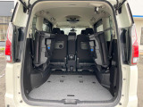 普段のお買い物や通勤、送迎等に十分な荷室スペースを確保しております。セカンドシートを倒すと、大きな荷物の積載も可能です♪