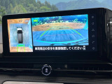 【アラウンドビューモニター】専用のカメラにより、上から見下ろしたような視点で360度クルマの周囲を確認することができます☆死角部分も確認しやすく、狭い場所での切り返しや駐車もスムーズに行えます。