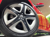 【純正アルミホイール】外観にマッチした純正アルミホイールを装着しております。各種社外アルミホイールや、スタッドレスタイヤも取扱いしております。是非ご相談ください♪