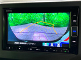 【バックカメラ】駐車時に後方がリアルタイム映像で確認できます。大型商業施設や立体駐車場での駐車時や、夜間のバック時に大活躍!運転スキルに関わらず、今や必須となった装備のひとつです!