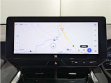 純正ナビを装備。タッチパネル式で使いやすく、お出かけもラクラクです。