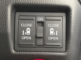 【両側パワースライドドア】スマートキーや運転席のスイッチで後席両側スライドドアの開閉が可能♪電動だから力を入れてドアを開ける必要が無く、小さなお子様でも簡単に開け閉めでき快適です♪