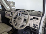 見通しのよいすっきりとした視界で、誰でも運転しやすいです。運転のしやすさは疲れにくさにも繋がりますよ♪