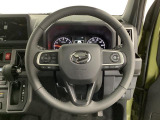 【オーディオリモコンスイッチ】ステアリング左に装備!運転中、視線をそらさずに選曲・ボリューム調整が可能に!