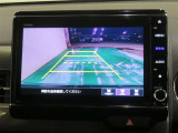 車両後方の映像を映すバックモニター。進路を確認しながら安全に車庫入れできます。