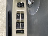 【パワーウインドウ】運転席のスイッチで、各席の窓ガラスの開閉ができます!あると便利ですよね!