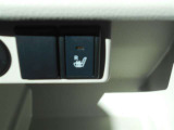 運転席側シートヒーター付いてます! 寒い冬には重宝する装備です!!