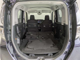 2列目シートを倒すと、大きな荷物の積載も可能です