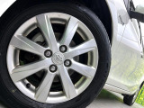 【純正15インチアルミホイール】外観にマッチした純正アルミホイールを装着しております。各種社外アルミホイールや、スタッドレスタイヤも取扱いしております。是非ご相談ください♪