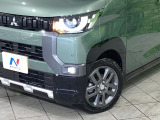 【LEDヘッドライト】悪天候や夜間走行時も良好な視界を確保し安心して運転できる高輝度LEDヘッドライトを装備!点灯速度が早く、消費電力も抑えられています。