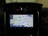 トヨタ純正ナビ装備!地図描写は文字も道もクリアで見やすく、滑らかに表示します。これさえあればもう道に迷わないですみますね♪フルセグで地上波デジタル放送TVもバッチリ綺麗に見れちゃいます♪