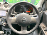 インテリアに合わせたデザインのステアリングは、運転される方のことも考え、運転しやすい形状、大きさです。是非一度、実際に触ってお確かめください。