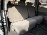 【セカンドシート】2列目もゆったりドライブを楽しめます。掲載箇所以外にご希望の写真がございましたらお気軽にお問い合わせ下さい。フロアマットは汚れが気になる場合は新品のご注文も承ります。
