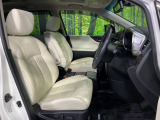 運転席シート廻りは使用感も少なく、良好な状態となっています。丁寧に使われていたことがよくわかりますね。