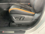 シートポジションの微調整が可能なパワーシート搭載!