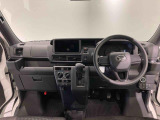 納車前にはプロのメカニックが点検、整備を行いますので安心してお乗り頂けます!!