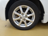 純正アルミホイールです!デザインホイールでかっこいい!