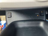 運転席&助手席にシートヒーター付いてます。寒い日に助かります