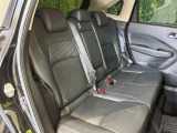 後部座席も気になるようなキズ・汚れやへたり等、大きなダメージはなく、良好な状態です。